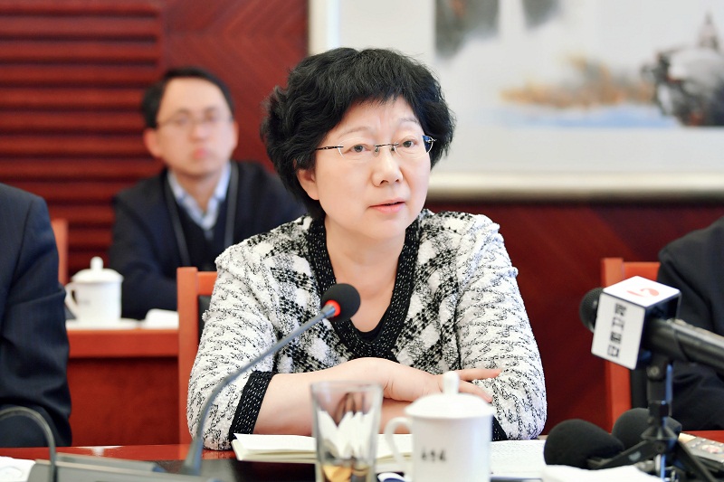 薛江武代表：服务保障民营经济发展是检察机关的责任